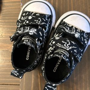 Chuck Taylor All Star Easy On Dino sneakers baby size 2